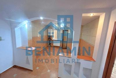 3 camere decomandat la etajul 1 in 1 Mai an 1985 centrala - 7