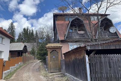 Casă individuală cu 10 camere în Izvoru Mureșului
