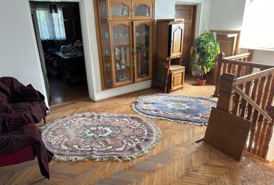Casă cu 4 camere în Central - 3