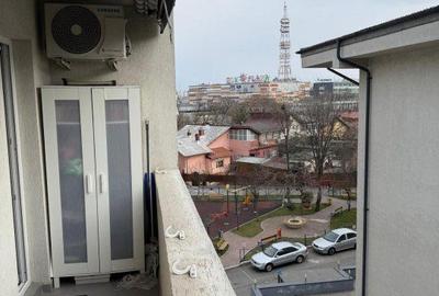 Apartament cu 3 camere decomandat în Văcăresti - 1