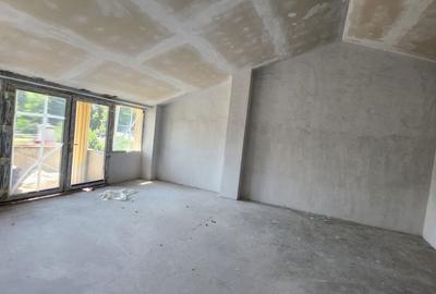 Casă cu 6 camere cu Teren 390 Mp în Independenței - 11