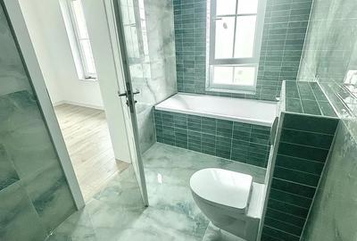 Casă cu 4 camere în Central - 2