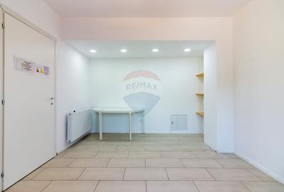 Casa / Vila in Corbeanca,  toate utilitatile, strada principala - 9