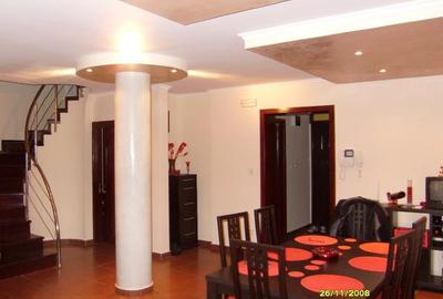 Vilă 3 nivele + pod, 220 mp utili, acces 2 străzi, Găvana 3 – preț 200.000 € - 2