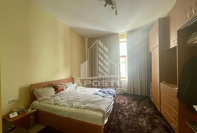 Casa cu 2 apartamente – zona Piata Catedralei - 25