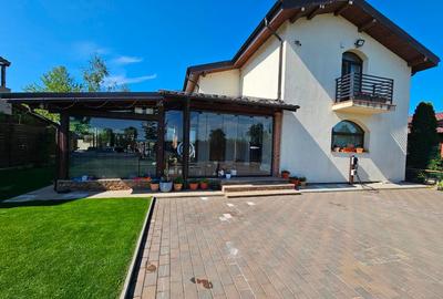 Vila ideală pentru familie, cu panouri fotovoltaice, situată în livadă - 1