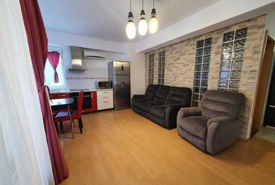 Apartament cu 3 camere decomandat în Exterior Vest