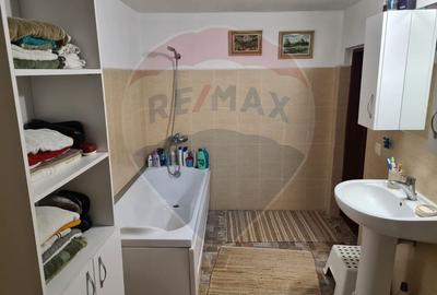 Casă individuală cu 4 camere cu Teren 11016 Mp în Valea Babei - 11