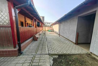 Duplex cu 12 camere cu Canalizare în Vest - 14