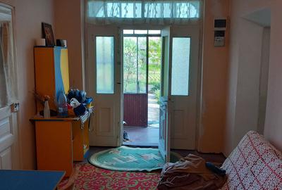 Casă cu 4 camere în Țigănești