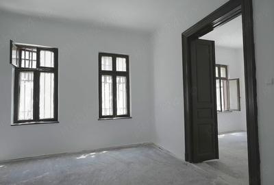 Casă cu 3 camere cu Teren 220 Mp în Parcul Carol - 9