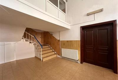 Casă cu 12 camere cu Teren 629 Mp în Tineretului - 6