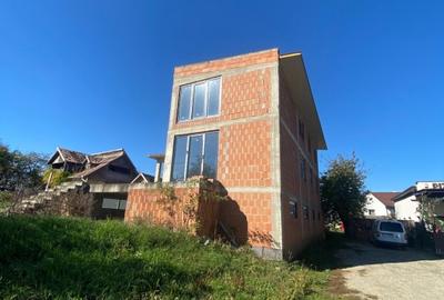 INVESTITIE! Casa 235 mp utili - 5 camere - garaj , Jucu de sus! - 2