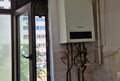 Universitate/ metrou - 1