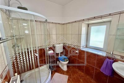 Apartament cu 3 camere în Orașul de Jos - 11