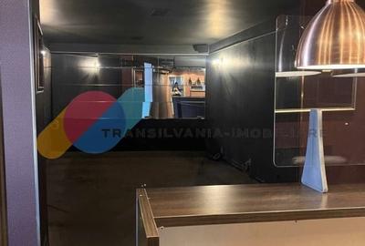 Spatiu comercial 117mp - vitrina stradala, zona cu vad excelent - Centru - 2