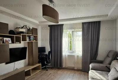 Apartament cu 3 camere decomandat în Astra