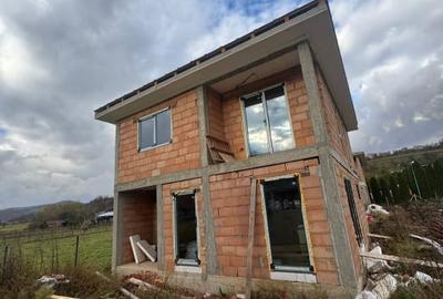 Casă individuală cu 4 camere cu Teren 350 Mp în Periferie - 2