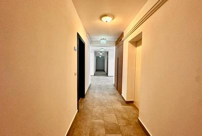 Apartament cu 3 camere decomandat în Tractorul - 14