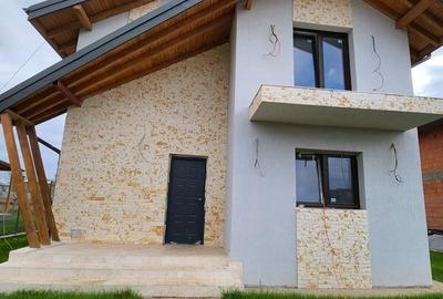 Casă cu 5 camere cu Teren 400 Mp în Berceni - 2