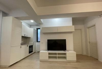 Apartament cu 3 camere semidecomandat, mobilat în Herăstrău