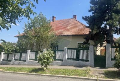 Apartament 2 camere de vanzare in Andrei Muresanu,  gradina 255 mp