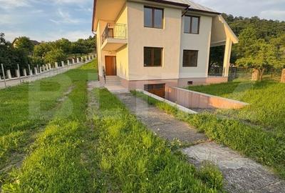Casa de vanzare, cu 4 camere, 180 mp 1300mp teren Valea Ghinzii - 3
