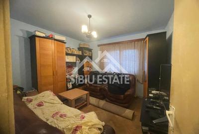 Apartament de vanzare cu 3 camere, decomandat,  2 balcoane, pivnita - 8