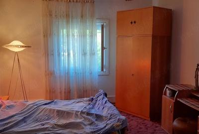 Casă cu 3 camere cu Teren 380 Mp în Central - 1
