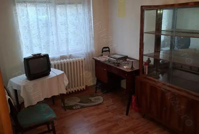 Vand apartament 3 camere, 3 3, ?arpanta, boxa, zona ultracentrala Vand apartament 3 camere, 3 3, ?arpanta, boxa, zona ultracentrala - 4