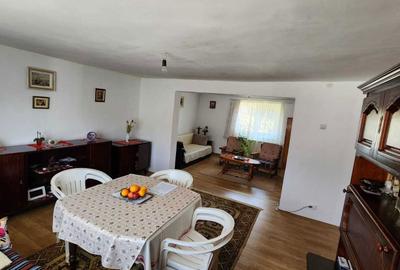 Casă cu 3 camere în Pietroșița - 1