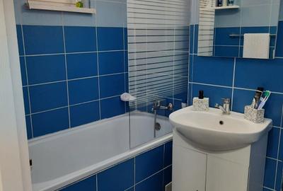Apartament cu 2 camere decomandat în Micro 4 - 5