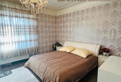 Casă cu 8 camere în Lunei