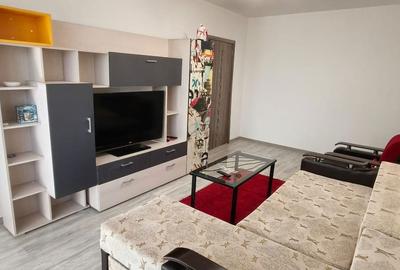 Apartament cu 2 camere decomandat în Apărătorii Patriei