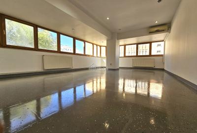 Ideal ca spatiu de birouri - apartament cu 4 camere - 2