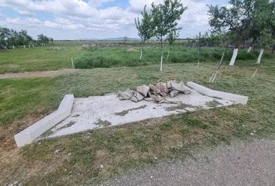 Teren de 1680 mp, în Aluniș - 1