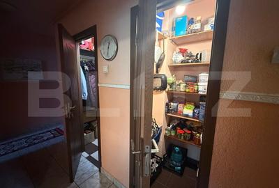 Apartament cu 4 camere semidecomandat, mobilat în Tractorul - 18
