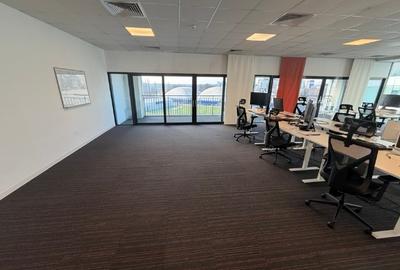 Office next to Promenada Mall with parking and private balcony - 6