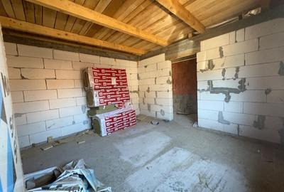 Casă spațioasă 4 dormitoare + teren 648 mp, stradă asfaltată - 2