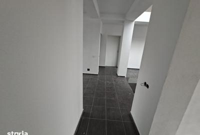 Casă cu 10 camere cu Teren 2736 Mp în Vest - 6