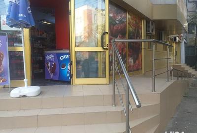 Spațiu comercial, de 120 mp, în Central - 4