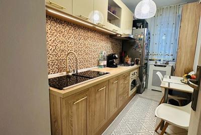 Apartament cu 4 camere decomandat în Central - 2