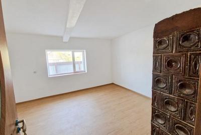 Casă cu 3 camere cu Teren 933 Mp în Sălard - 2