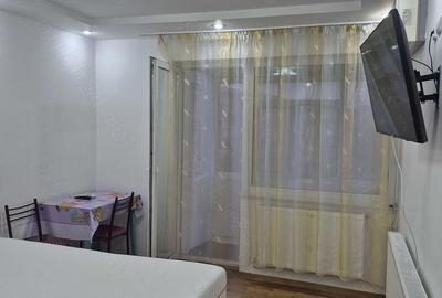 Garsonieră decomandată în Central - 2
