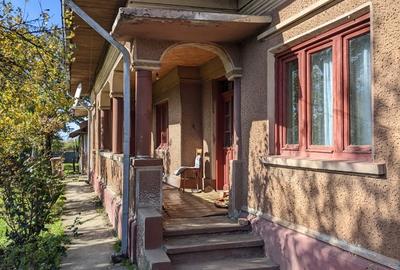 Casă cu 4 camere cu Teren 1600 Mp în Central - 3