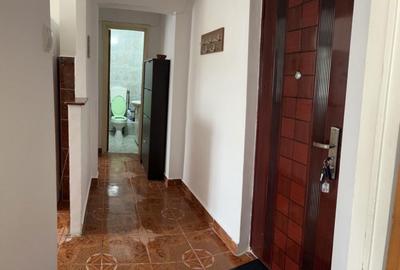 Apartament cu 3 camere semidecomandat în Central