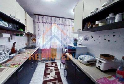 Apartament 4 camere de vanzare Rahova - 1