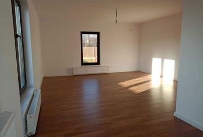 Casă cu 4 camere în Samurcași - 3