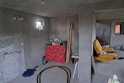 Casa+garaj, constructie la gri, in Sabareni, teren 440mp - 5