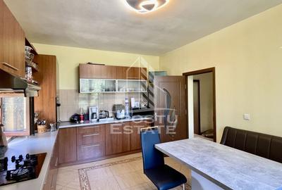 Casă individuală cu 5 camere cu Canalizare în Ronaț